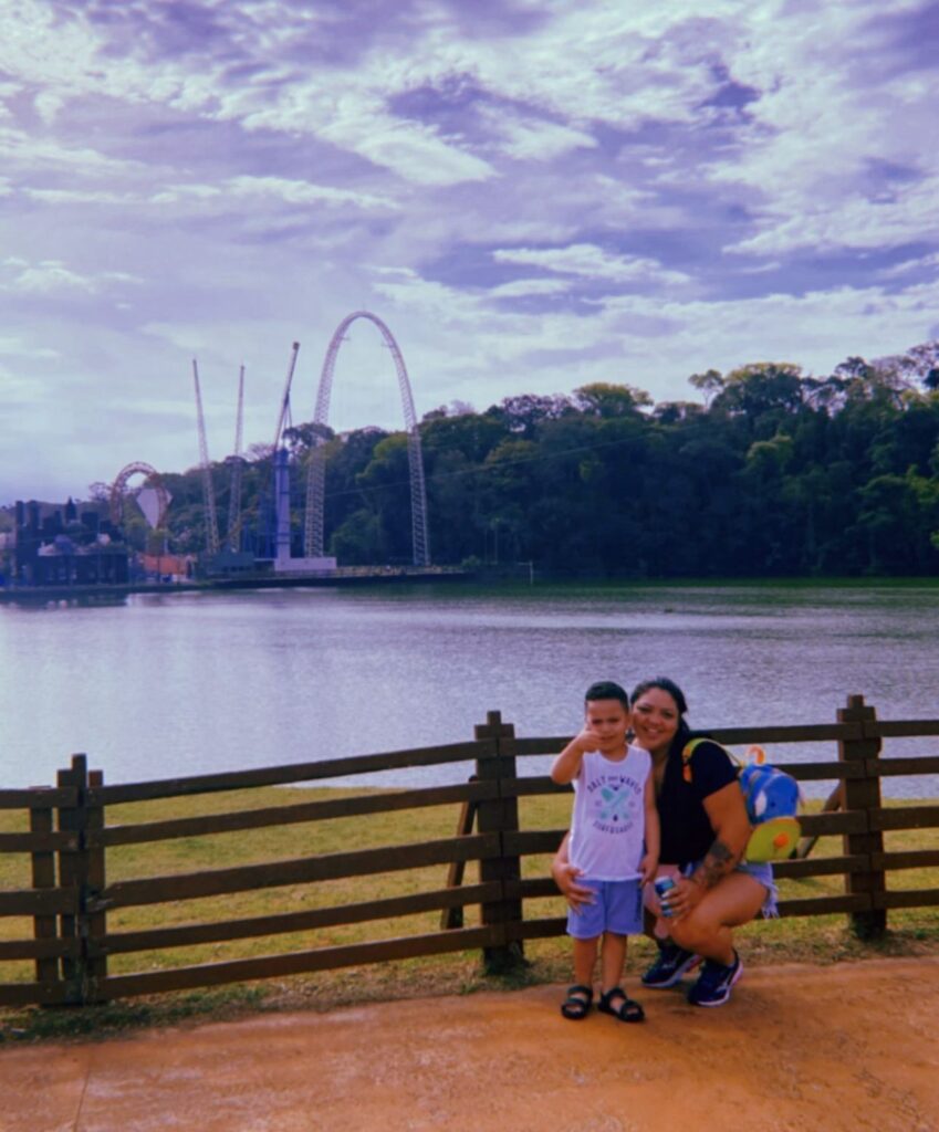 Gabrielle e o filho Natan